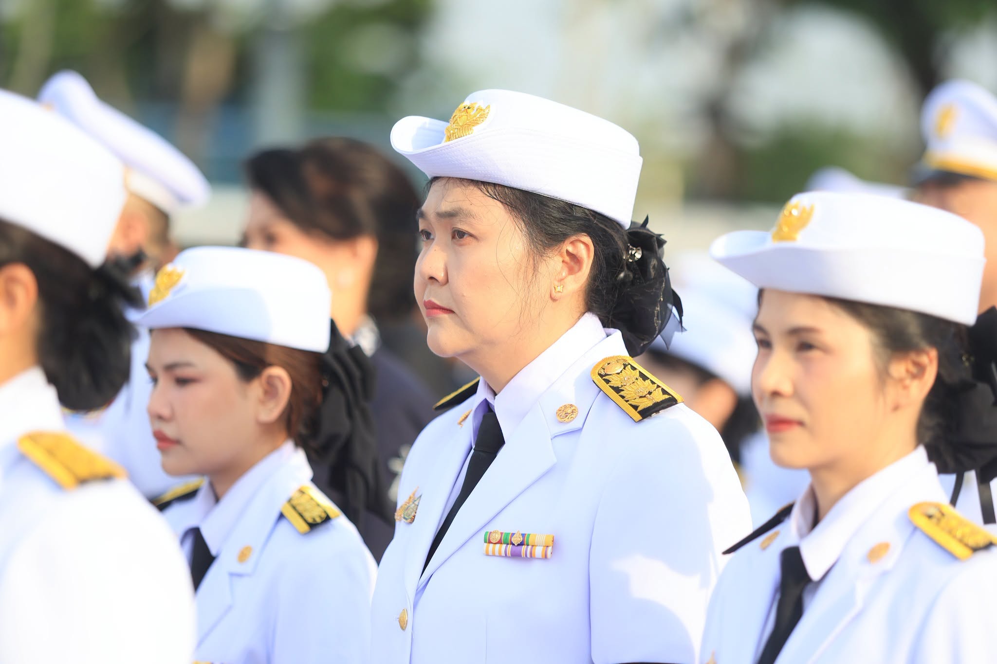 title - ส.ป.ก. ร่วมวางพวงมาลาถวายบังคมพระบรมราชานุสาวรีย์พระบาทสมเด็จพระบรมชนกาธิเบศร มหาภูมิพลอดุลยเดชมหาราช บรมนาถบพิตร เนื่องใน 